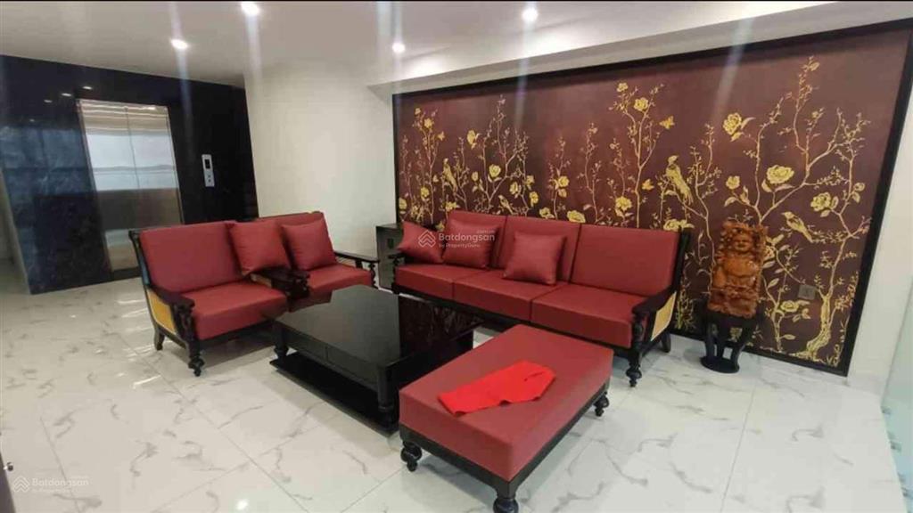 Ô tô chạy qua cửa phố võ thị sáu. ngõ nông thoáng, thang máy tặng full nt đẹp, 46m*5t giá 8.5 tỷ.