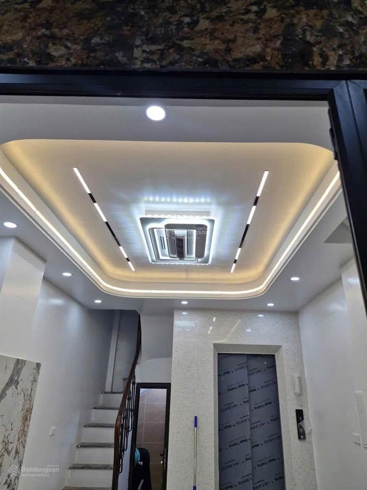 Ô tô đỗ cổng đại la, thang máy, ngõ nông rộng, nhà mới, tặng full, không qh, 38m*5t, giá 7 tỷ có tl