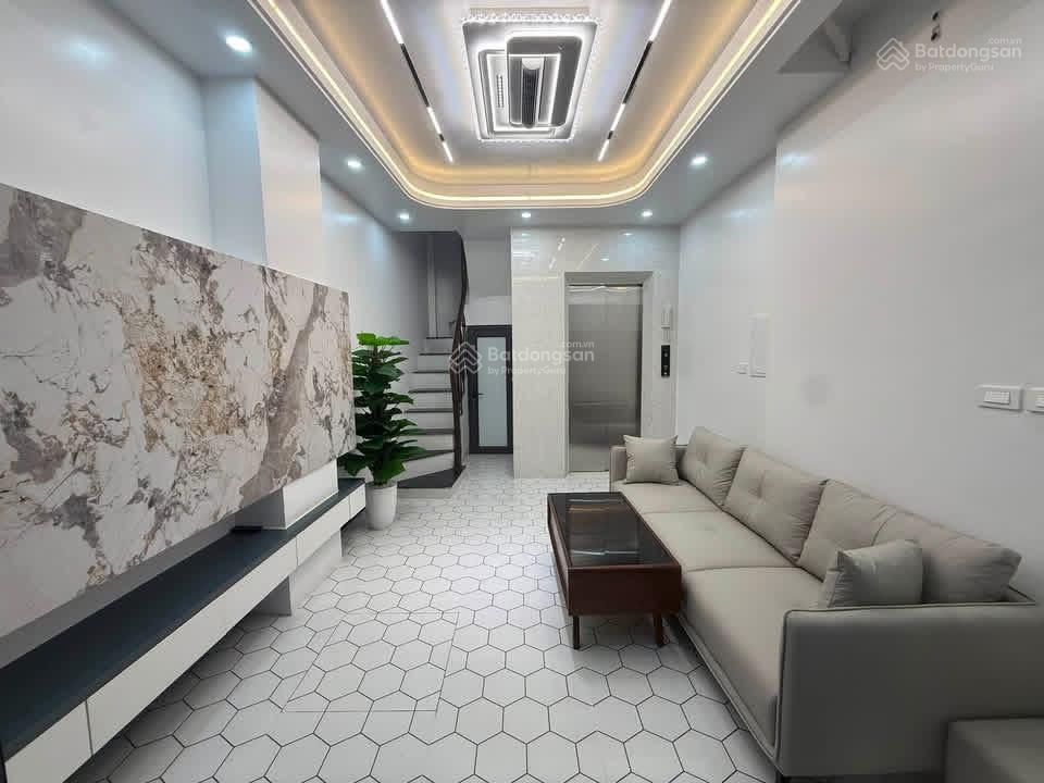 Ô tô đỗ cổng đại la, thang máy, ngõ nông rộng, nhà mới, tặng full, không qh, 38m*5t, giá 7 tỷ có tl