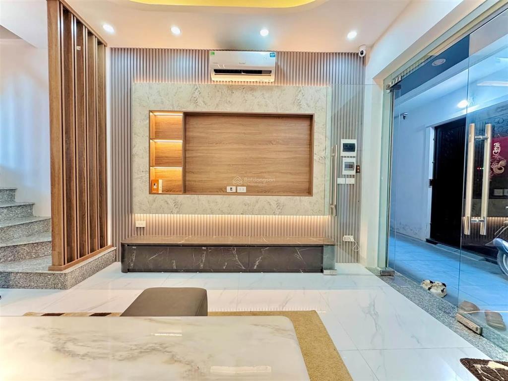 Gần ô tô tránh nguyễn đức cảnh. nhà mới, tặng nt xịn, thang máy, phân lô, 41m*7t giá 9,9 tỷ có tl.