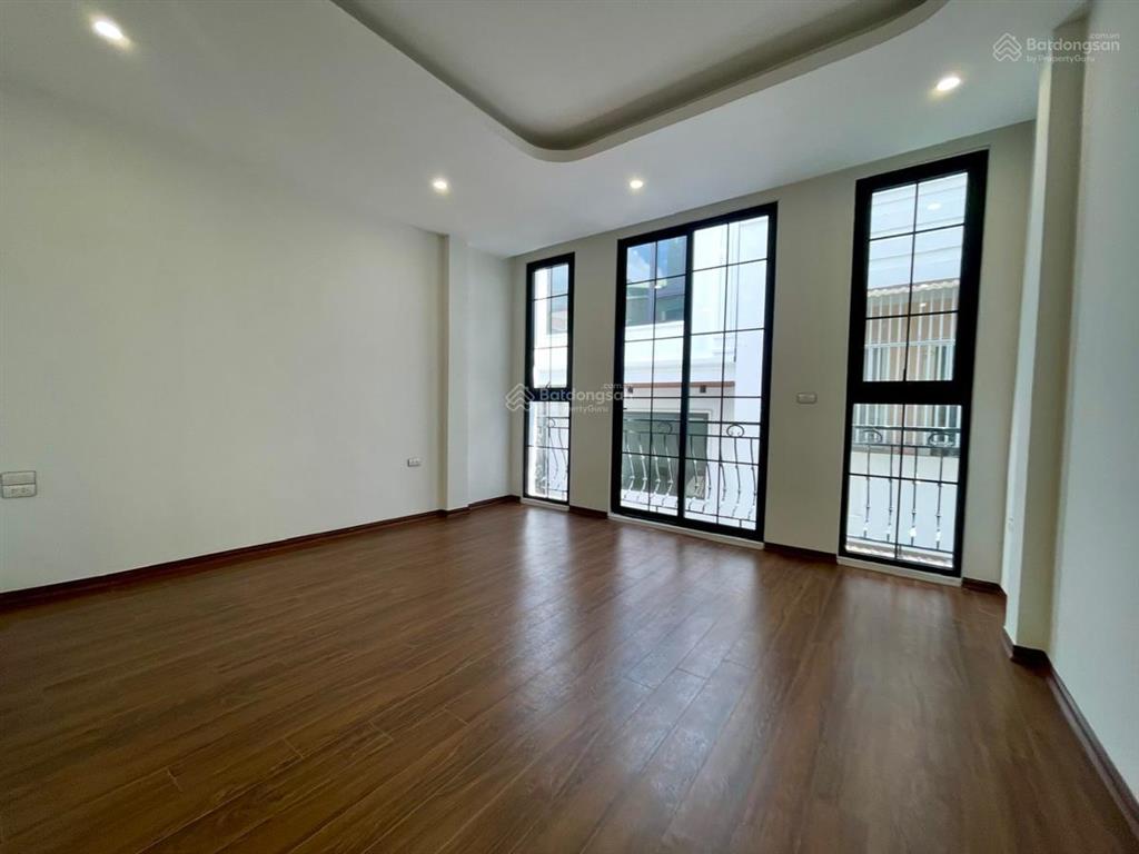 Nhanh mới kịp minh khai, ô tô vào nhà mới đẹp lung linh, ngõ thông, full nội thất, 42m*6t, 8,8 tỷ.