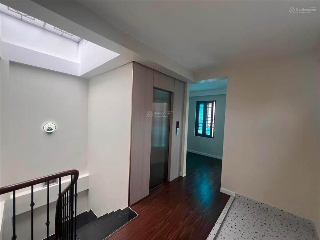 Gần ô tô tránh phố minh khai, ngõ thông rộng kinh doanh sầm uất, thang máy. lô góc, 47m*5t, 7,8 tỷ.