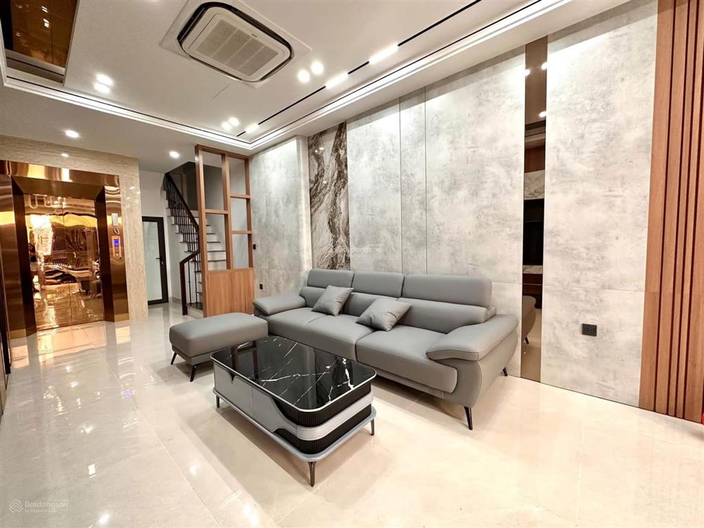 Cực hiếm phố kim ngưu, phân lô, ngõ nông, tặng full nt xịn. 2 thoáng trước sau. 35m*5t* 6,5 tỷ.