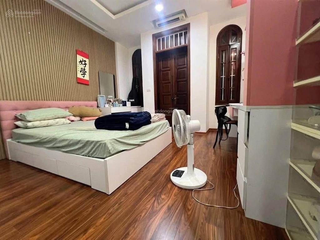 Ô tô đỗ cổng phố kim ngưu, phân lô, 15m ra ô tô tránh, ngõ thông thông kinh doanh, 47m*6t giá 8 tỷ.