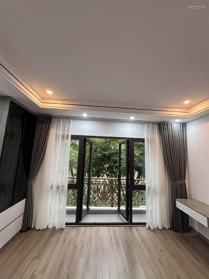 10m ra phố bạch mai, ngõ thông kinh doanh, nhà đẹp, thang máy, tặng full nội thất xịn. 36m*5t *6,9t