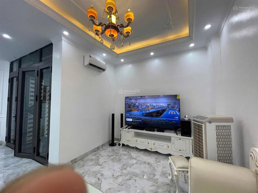 Gần phố bạch mai, ngõ nông thông thoáng, lô góc nhà đẹp 2 thoáng, nt xịn sò. 50m*5t*8,5 tỷ có tl.