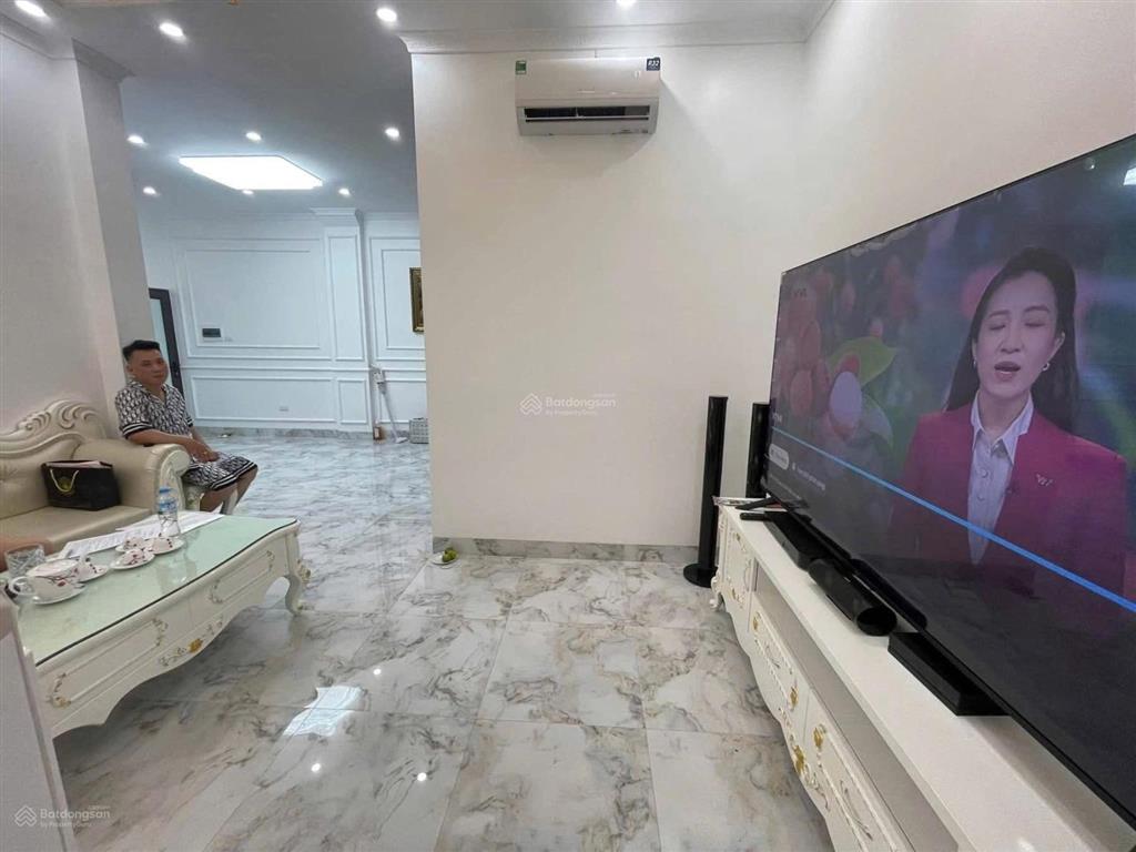 Gần phố bạch mai, ngõ nông thông thoáng, lô góc nhà đẹp 2 thoáng, nt xịn sò. 50m*5t*8,5 tỷ có tl.