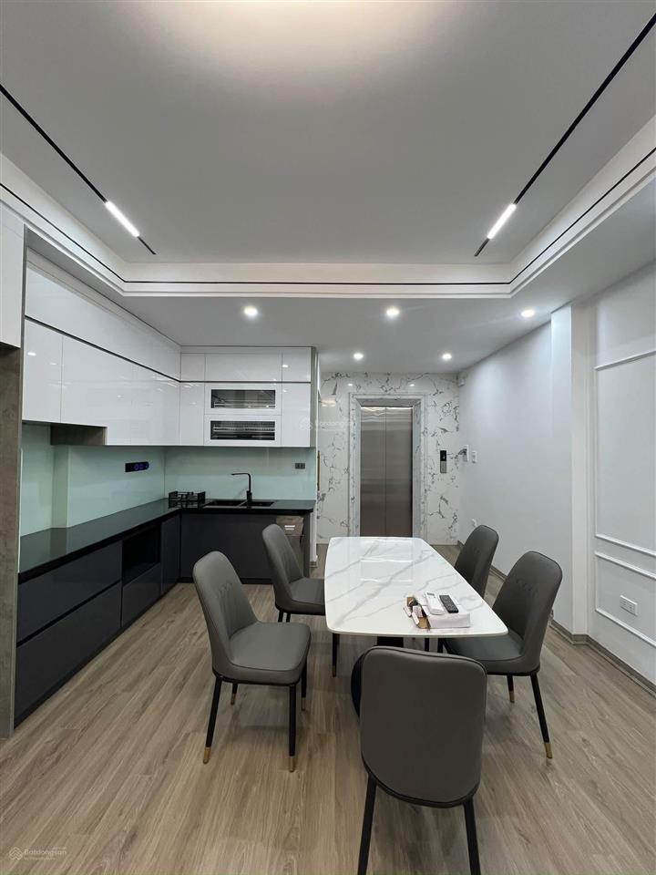 Cực hiếm nhà minh khai, thang máy, ô tô đỗ cửa, tặng nội thất xịn, nhà mới. 36m*5t, giá 7,5 tỷ.