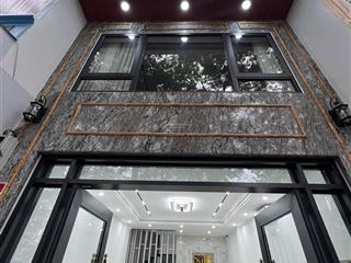 Cực hiếm nhà minh khai, thang máy, ô tô đỗ cửa, tặng nội thất xịn, nhà mới. 36m*5t, giá 7,5 tỷ.
