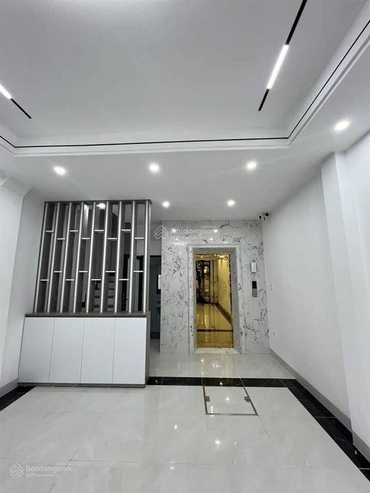 Cực hiếm nhà minh khai, thang máy, ô tô đỗ cửa, tặng nội thất xịn, nhà mới. 36m*5t, giá 7,5 tỷ.
