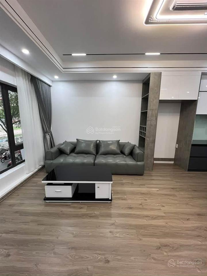 Cực hiếm nhà minh khai, thang máy, ô tô đỗ cửa, tặng nội thất xịn, nhà mới. 36m*5t, giá 7,5 tỷ.