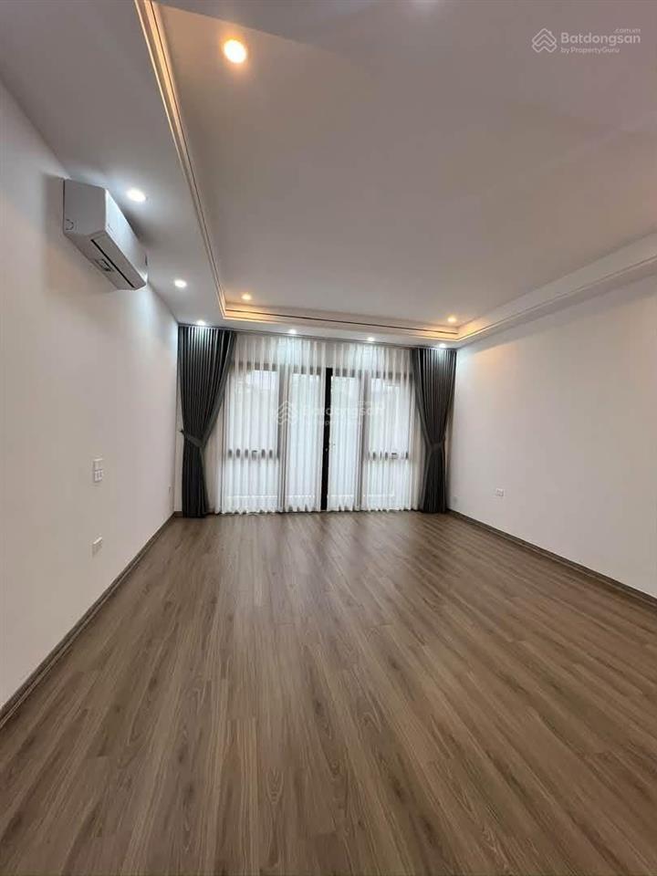 Cực hiếm nhà minh khai, thang máy, ô tô đỗ cửa, tặng nội thất xịn, nhà mới. 36m*5t, giá 7,5 tỷ.