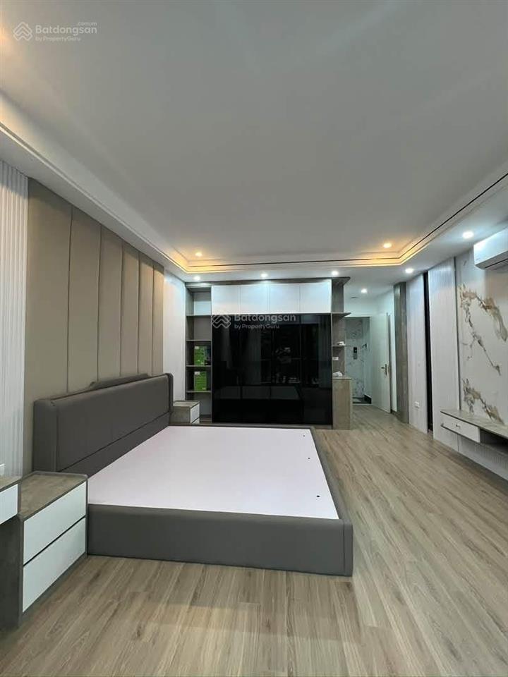 Cực hiếm nhà minh khai, thang máy, ô tô đỗ cửa, tặng nội thất xịn, nhà mới. 36m*5t, giá 7,5 tỷ.