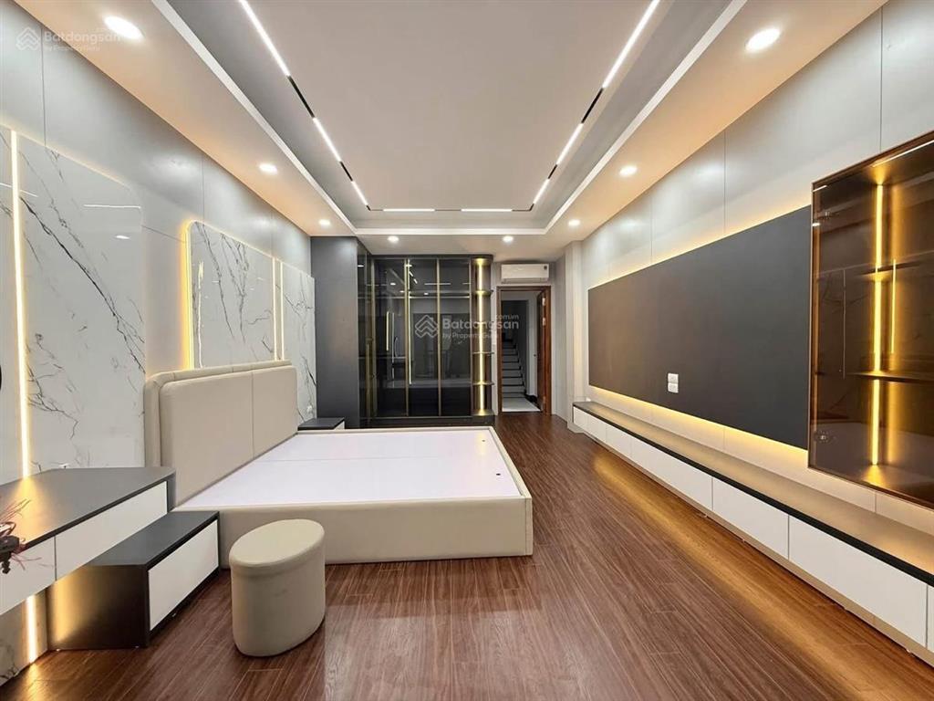 Ô tô trong nhà minh khai, thang máy, nhà mới, tặng full nt xịn, phân lô 2 thoáng 55m*6t* 10,95 tỷ