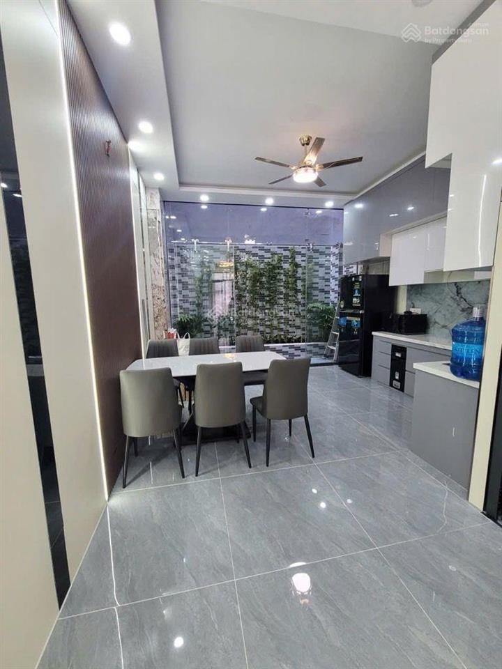 Siêu phẩm phạm văn đồng 58m2 (4.4x13) gần sân bay công viên và các trường đại học mà chỉ 9 tỷ