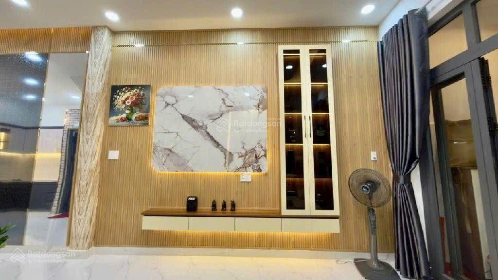 Hẻm xe tải tránh cách 1 căn  khu nhà cao tầng  đường đường lê đức thọ 50m2 mà chỉ có 5ty980