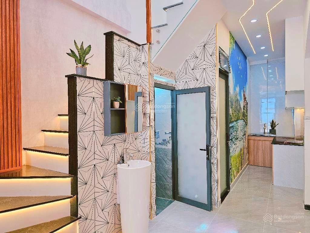 Bán nhà riêng tại phường hạnh thông, 5,68 tỷ, 33m2, giá ưu đãi, view đẹp