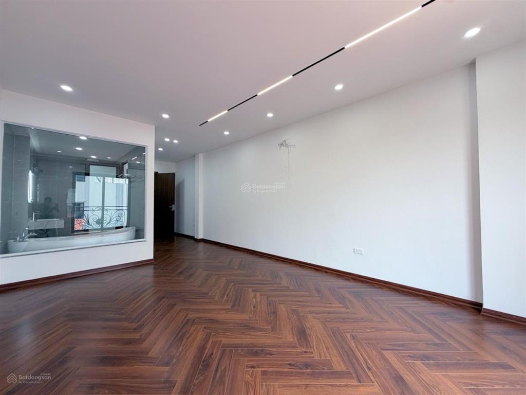 Bán nhà mới tinh 55m2, 4pn, gara ô tô, thang máy 7 tầng, 13 tỷ tại bát khối, long biên, hà nội