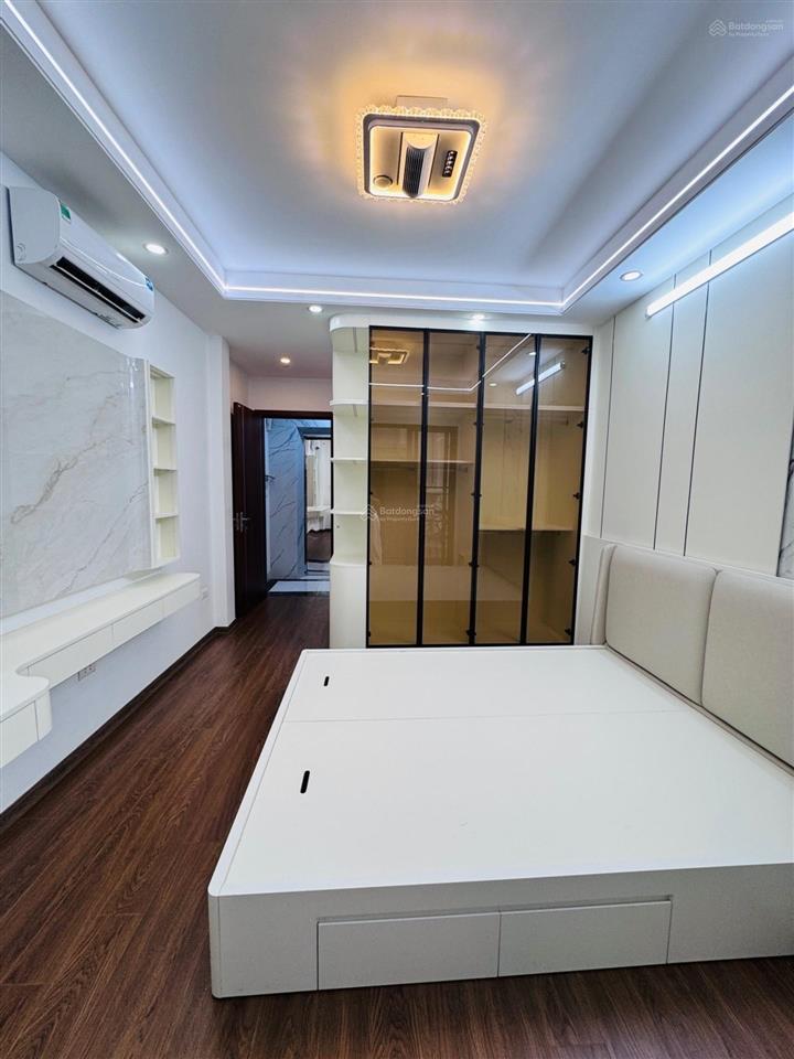 Bán gấp 9,5 tỷ nhà đẹp xây mới tinh 6 tầng  thang máy phố trần đại nghĩa, gần đh bách khoa