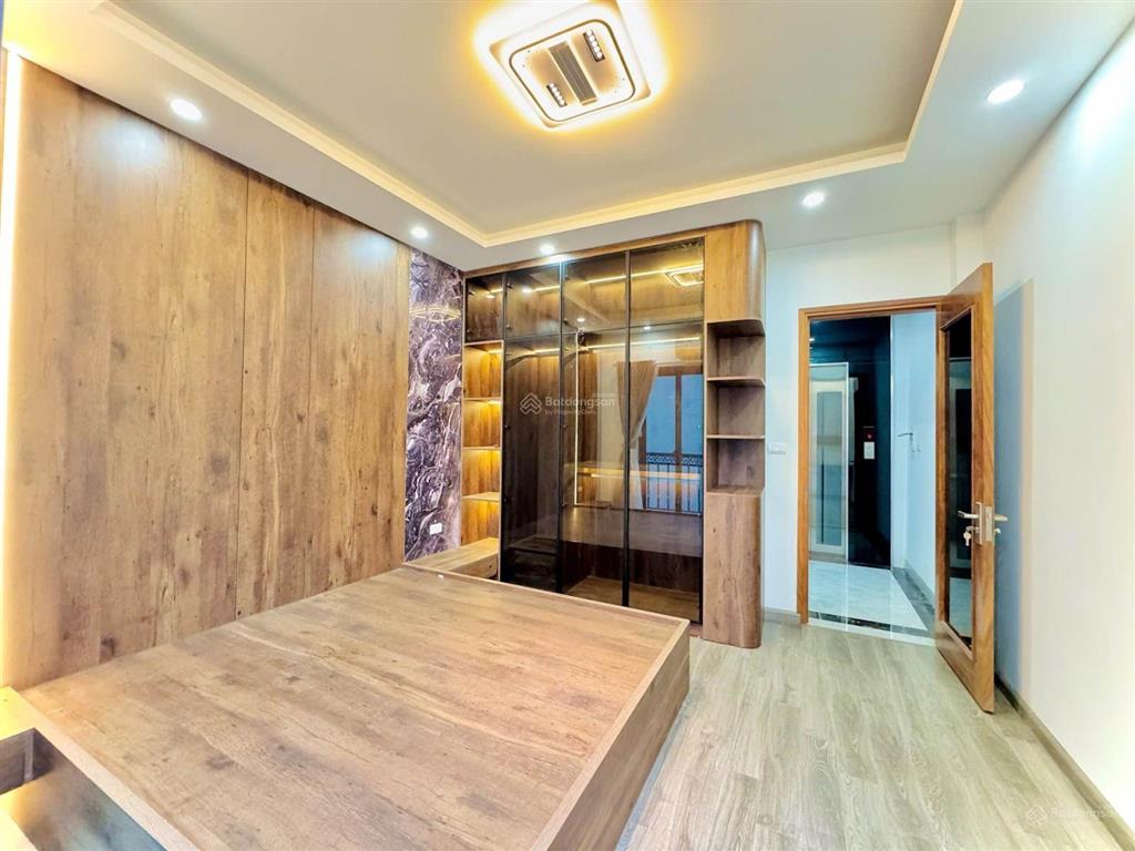 9 tỷ nhà mới đẹp lung linh  thang máy  5 tầng ngay cạnh timescity, mặt ngõ thông minh khai