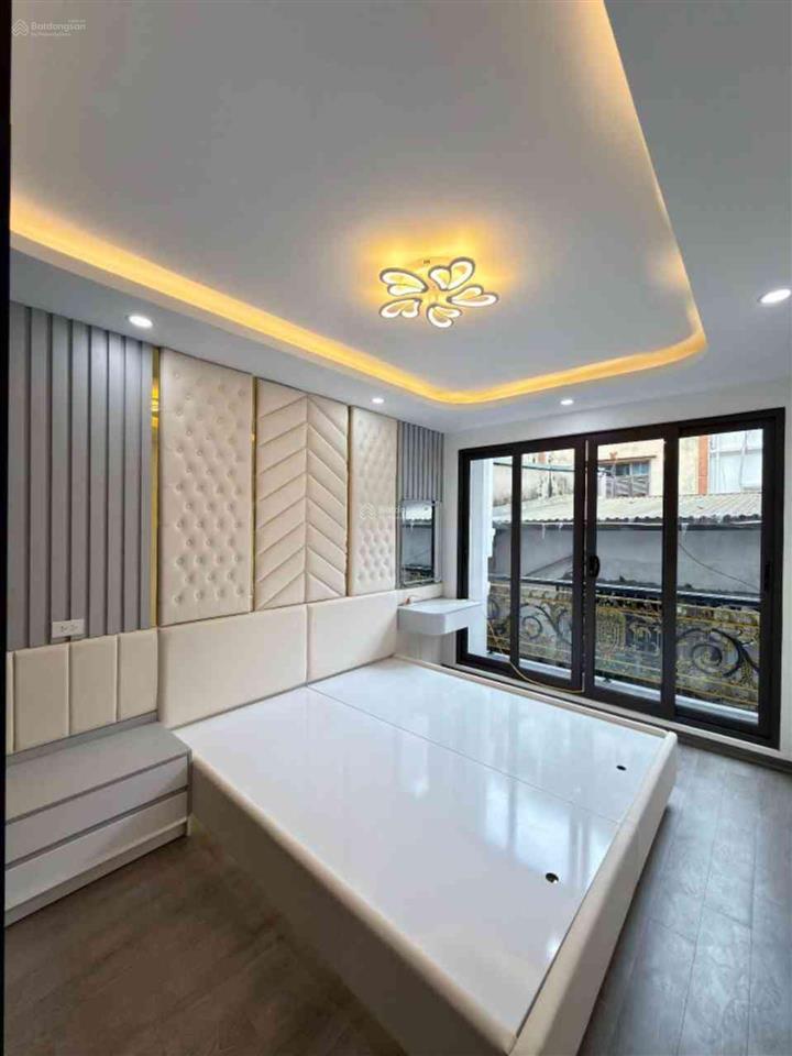 Siêu hiếm 8 tỷ  nhà xây mới 6 tầng  4pn có thang máy, chính chủ bán gấp về ở ngay