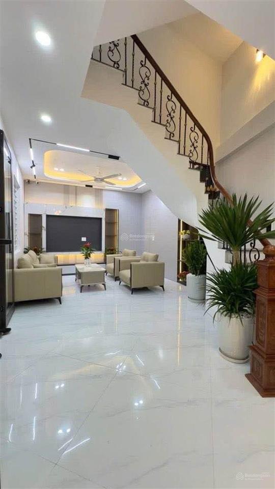 Cách 1 nhà ra mặt phố oto chạy, quá hiếm! nhà mặt ngõ minh khai sầm uất, 4pn ở hoặc cho thuê  8tỷ