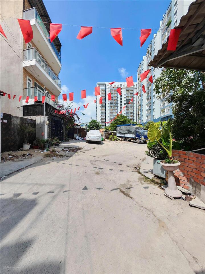 Đất đẹp hẻm 7m ô tô thông lê văn chí cách metro 1km, 62.9m², khu dân trí cao, giá tốt 5.85 tỷ