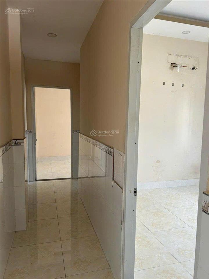 Sát chợ linh xuân nhà nguyên căn 1 trệt 1 lầu rộng rãi  vào ở ngay!