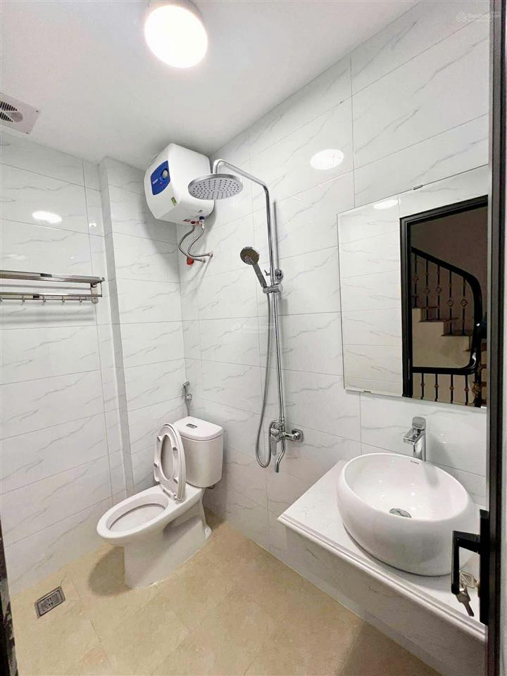 Bán nhà phú thượng, giáp phở hồ lợi, 60 m2, 4 tầng dân xây, ô tô đỗ cửa, ở ngay