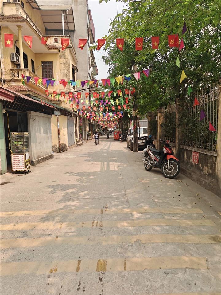Đất phạm văn nghị  45m2  4m mt  phân lô quân đội  ô tô 16 chỗ vòng quanh