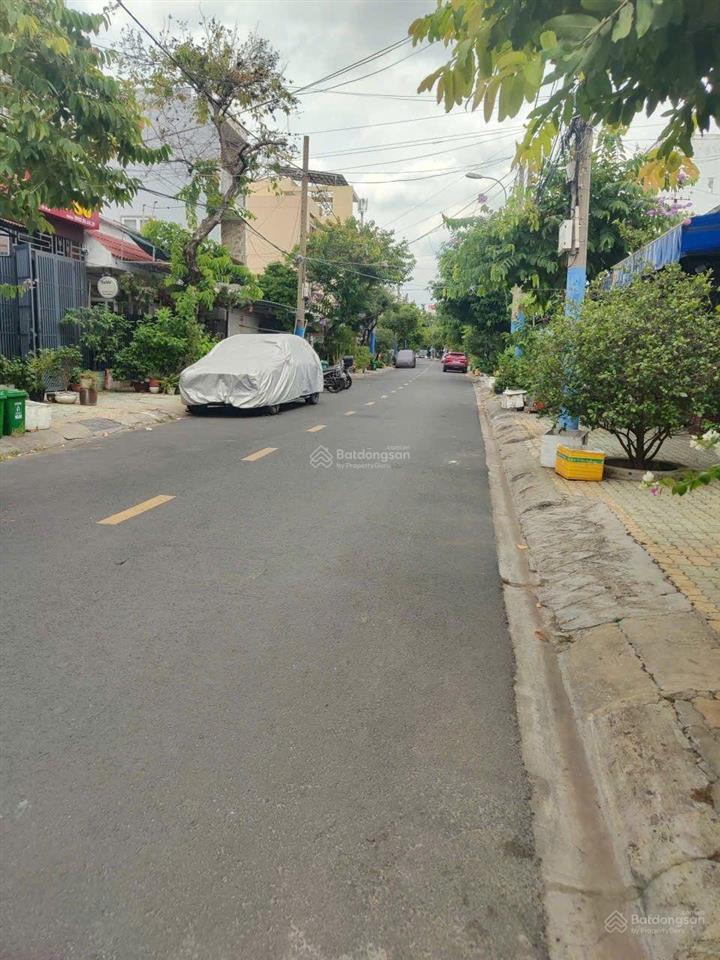 Nhà mặt tiền kinh doanh đường số 6, phước bình