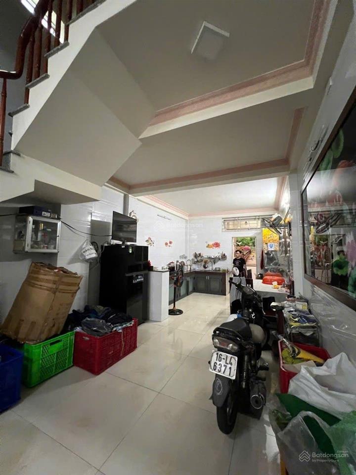 Nhà mặt tiền kinh doanh đường số 6, phước bình