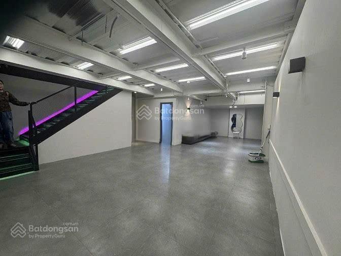 Siêu rẻ! 45 tỷ mt đường hoa phượng + hoa lan 8x25m hầm 4 tầng hđt 150 triệu