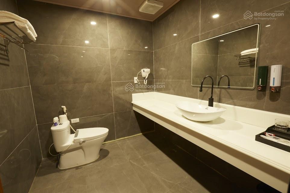 Cần tiền bán rẻ sh0p hoyse mđ hồng lam 25m, view thẳng biển, 110m2, 5x22. giá chỉ 4.7 tỷ.