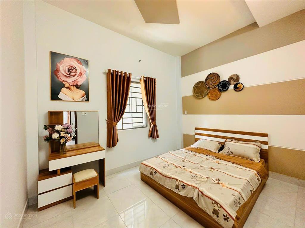 Bán gấp nhà nguyễn trường tộ q4, 2pn  2wc  62m22tỷ500