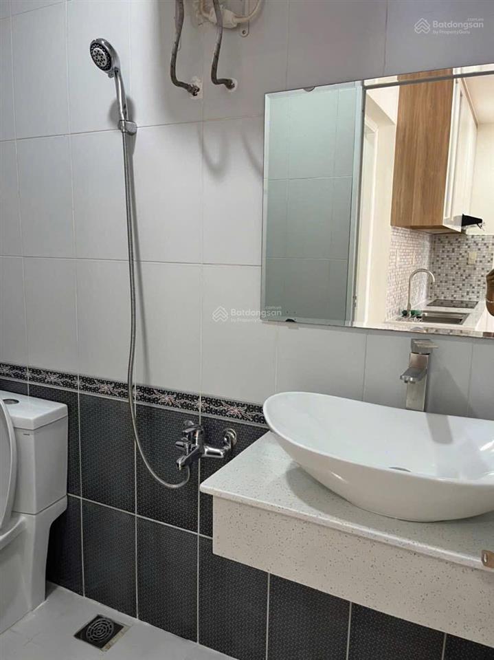 Bán gấp căn hộ 312 lạc long quân 2pn  2wc  68m22ty350
