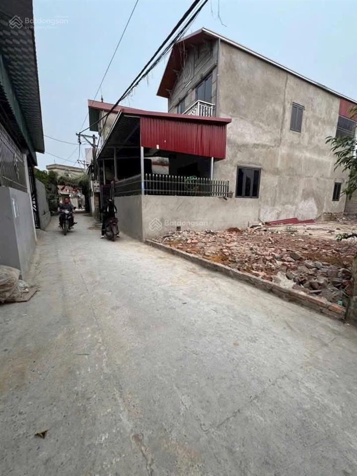 Đường thông xe tải chạy. ngay gần tỉnh lộ 429 dt 81m. mặt tiền = hậu 5m1 hơn 4tỷ chút