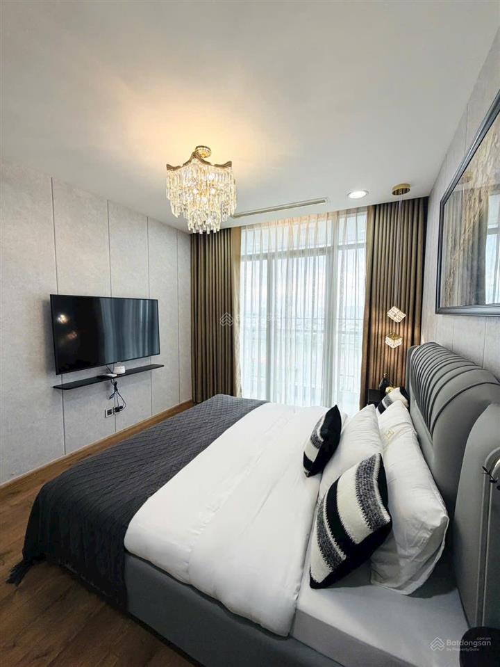 Bán gấp căn hộ 3pn, 2wc, 118m2 tại vinhomes central park, 13,5 tỷ vnd nhà đẹp view thoáng lầu đẹp
