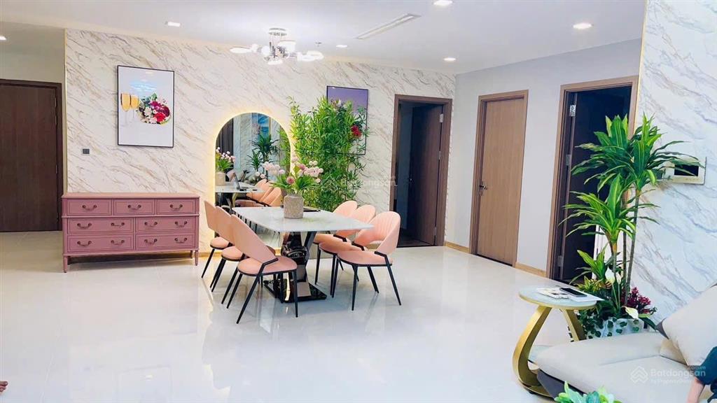 Căn hộ 4pn, 3wc, full cho thuê tại vinhomes central park, 80 triệu, 188m2, hàng hiếm tại bình thạnh
