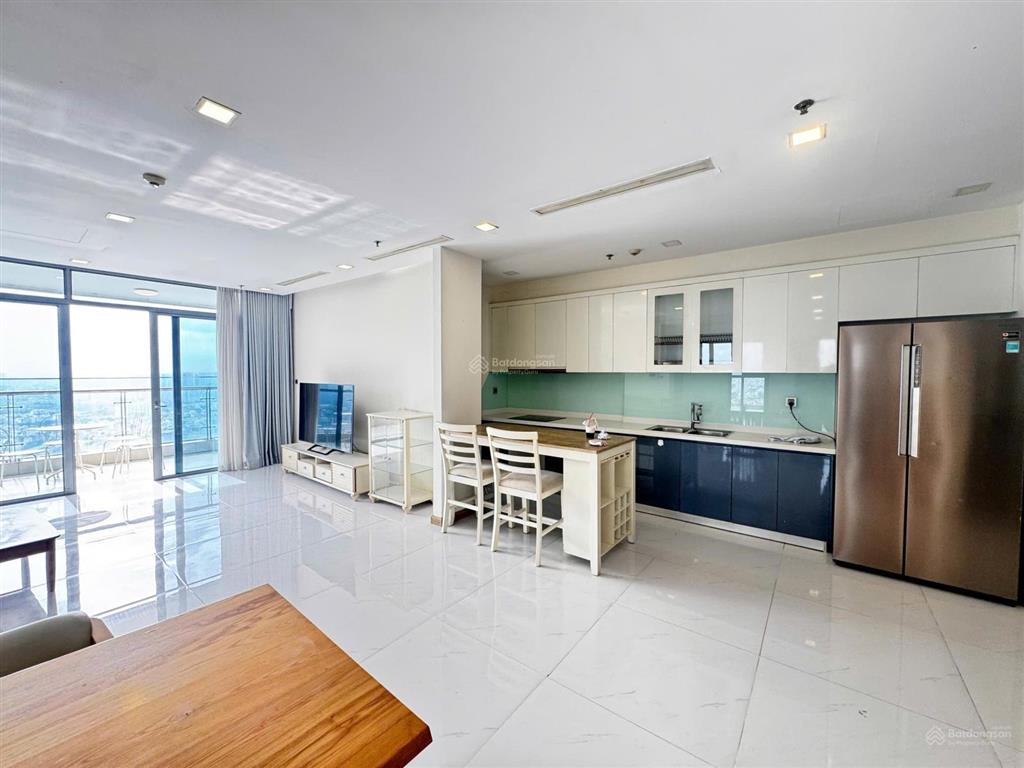 Cho thuê cc 4pn, 3wc, 188m2 full nội thất, lầu đẹp view sông giá chỉ 65tr tại vinhomes central park