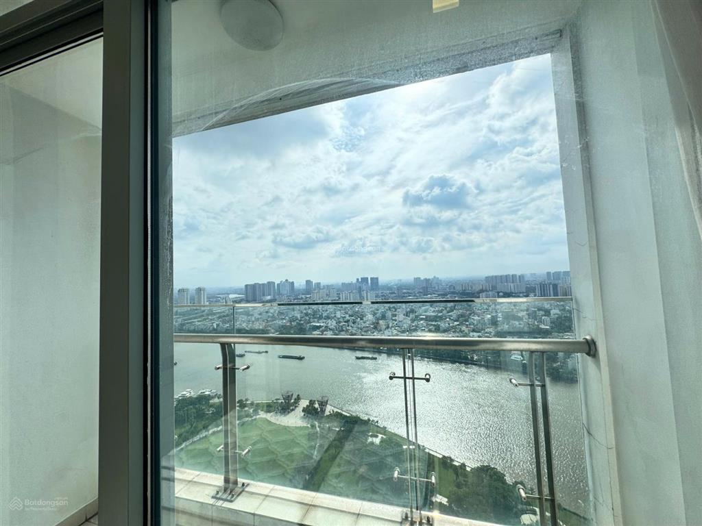 Cho thuê cc 4pn, 3wc, 188m2 full nội thất, lầu đẹp view sông giá chỉ 65tr tại vinhomes central park