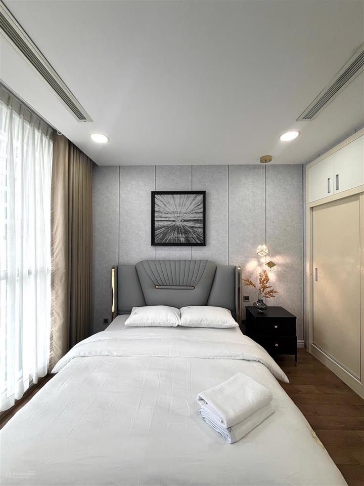 Cho thuê cc vinhomes central park, 85 triệu, 188m2, 4pn + 3wc view đẹp giá tốt nt sang xịn đẹp.