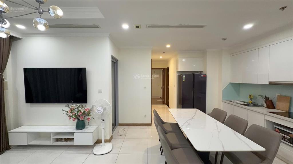 Cho thuê căn hộ 82m2 tại vinhomes central park, giá cực chất 24 triệu vnd full nt mới đẹp. lầu đẹp