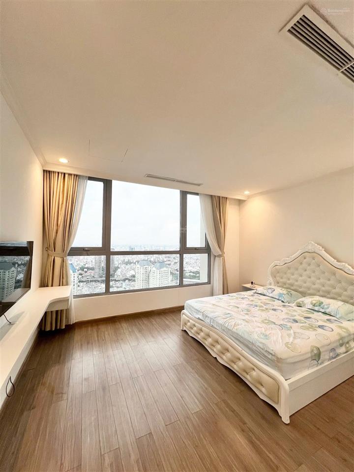 Bán gấp căn hộ 3pn, 3wc tại vinhomes central park, giá 11,9 tỷ, 122m2 nhà đẹp view đẹp sổ hồng.