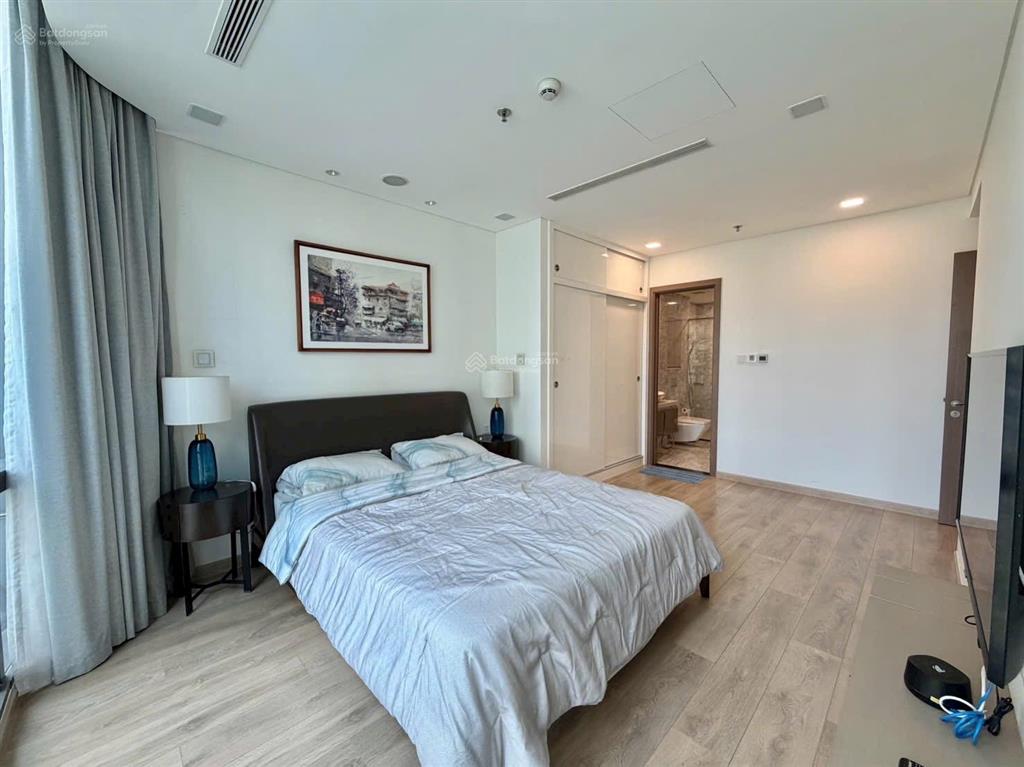 Bán cc tại vinhomes central park, 8,35 tỷ, 80m2, 2pn, 2wc, full nt nhà đẹp giá tốt sổ hồng sẵn