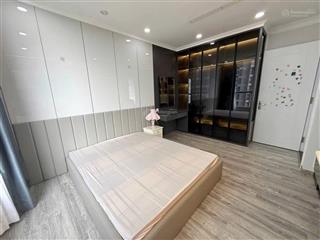 Bán căn hộ chung cư tại vinhomes central park, 22,8 tỷ,160m2, 4pn,3wc,full nt đẹp căn góc giá tốt