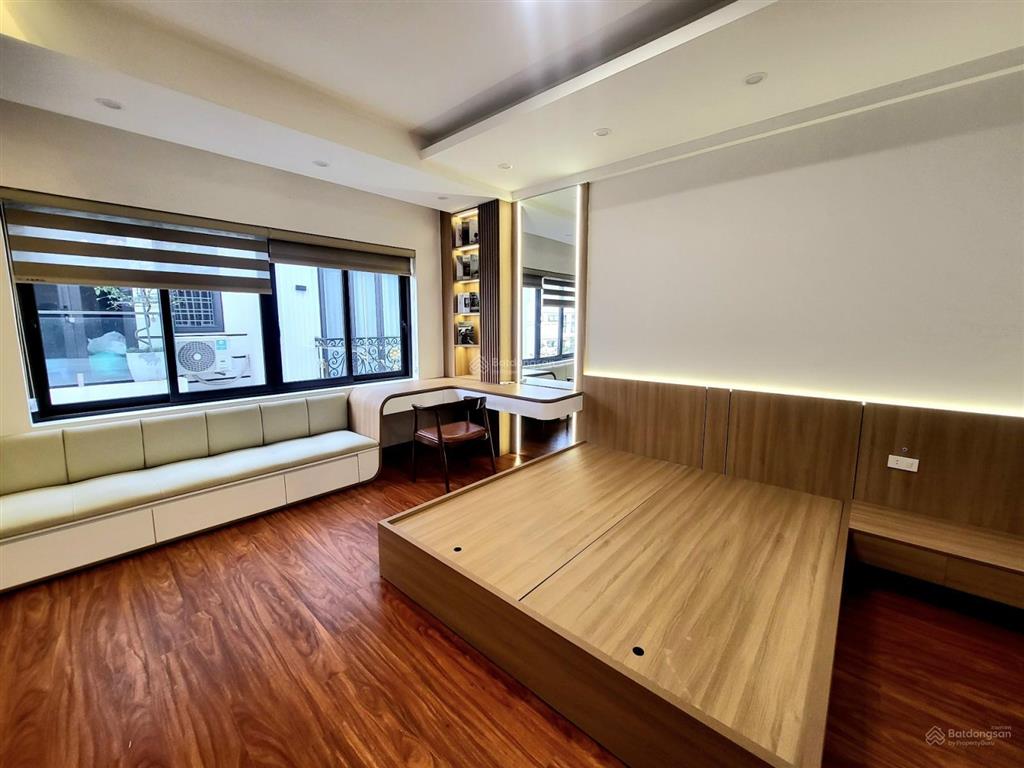 Trâu quỳ gia lâm  36m2 x 6 tầng  nhà mới  thang máy  ngõ nông  ô tô đỗ cửa