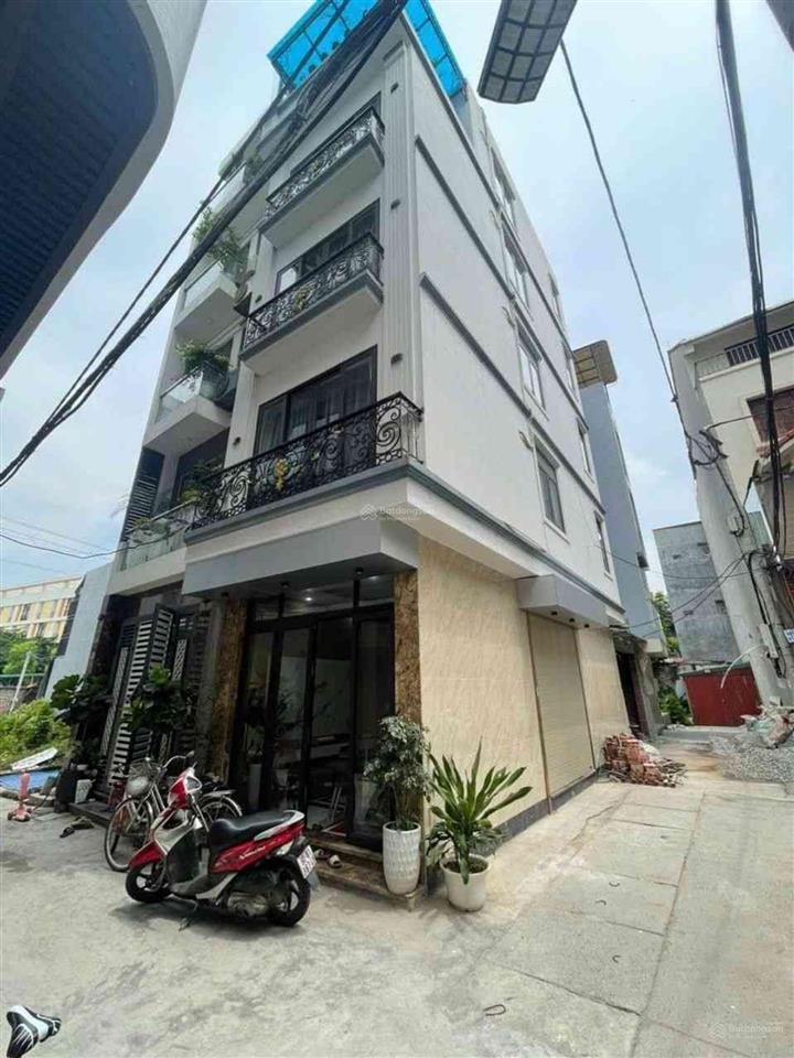 Bán nhà trâu quỳ  gia lâm  nhà mới  lô góc  ô tô đỗ cửa  40m2