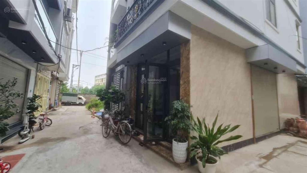 Bán nhà trâu quỳ  gia lâm  nhà mới  lô góc  ô tô đỗ cửa  40m2