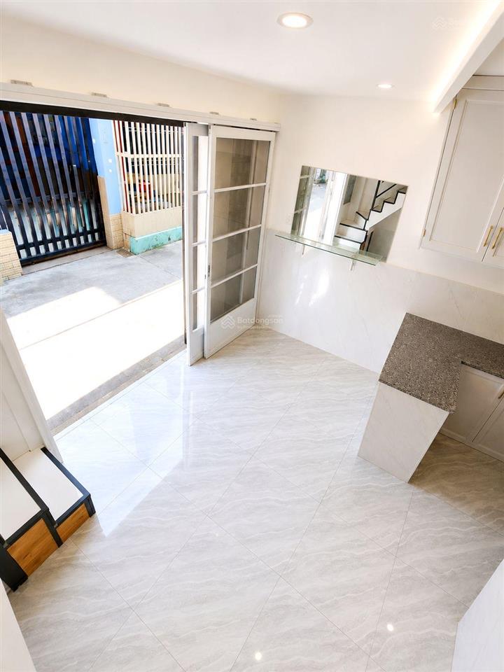 2,75 tỷ  dtsd 41m2 cn 16m2  3 tầng gò dầu, ô tô ngủ cửa, hoàn công đủ
